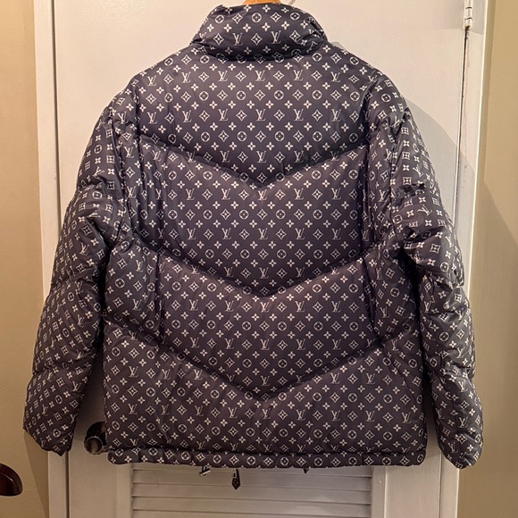 Puffer Jacket - Picture 5 of 6